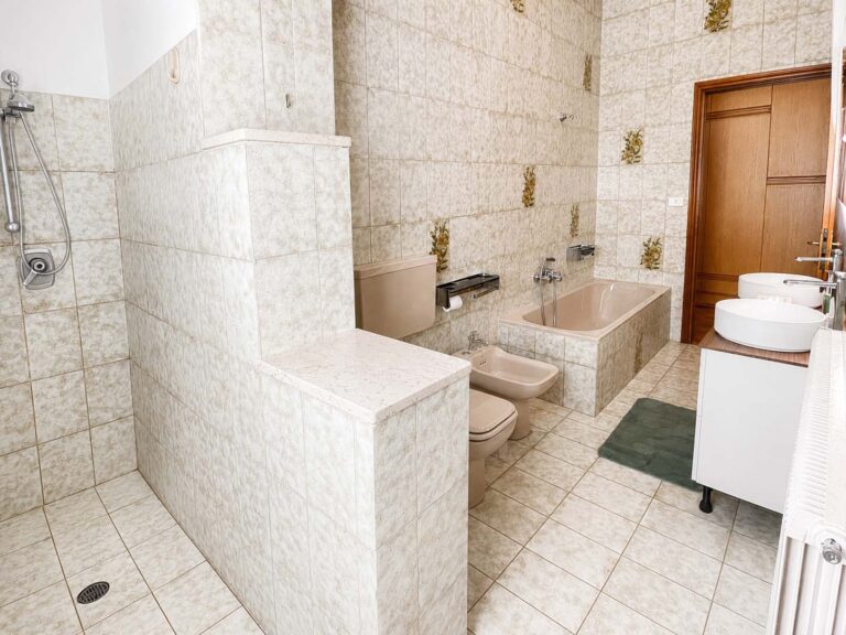 14_Foto19_Bagno_completo_vasca_doccia